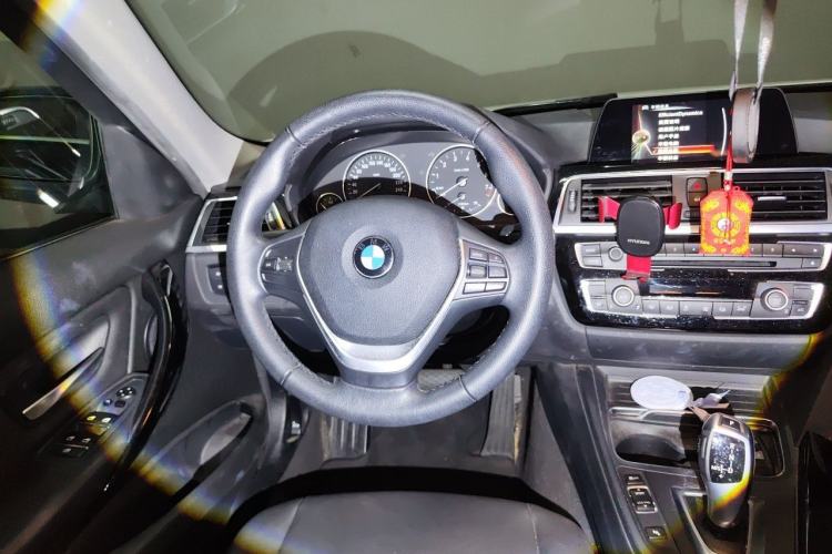 Used BMW 3 Series 2016 320i Fashion Model Steering Wheel