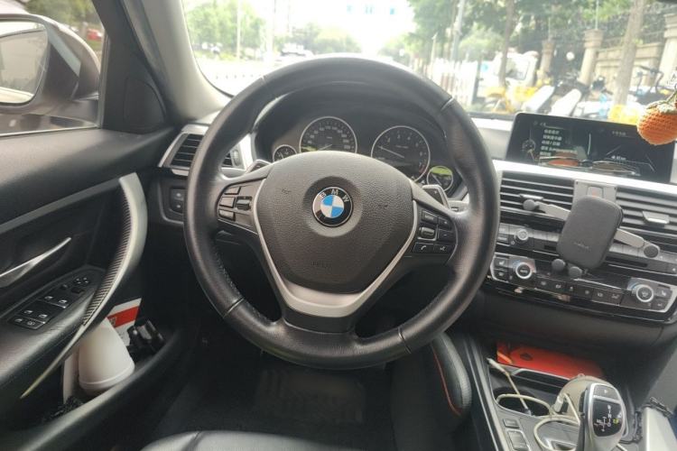 Used BMW 3 Series 2016 328Li Fashion Model Steering Wheel