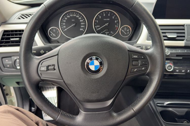 Used BMW 3 Series 2016 320Li Fashion Model Steering Wheel