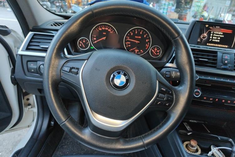 Used BMW 3 Series 2016 316Li Fashion Model Steering Wheel