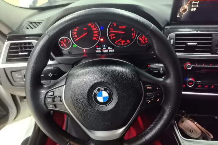 Used BMW 3 Series 2016 320Li Fashion Model Steering Wheel