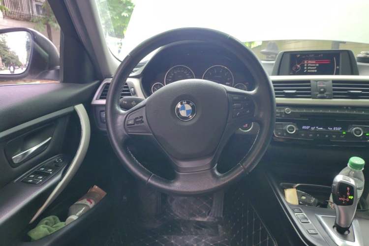 Used BMW 3 Series 2016 320Li Ambition Model Steering Wheel