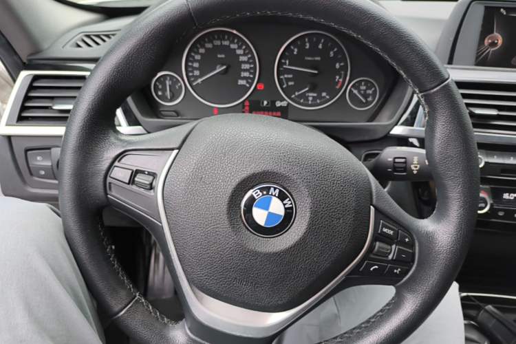 Used BMW 3 Series 2016 316Li Fashion Model Steering Wheel
