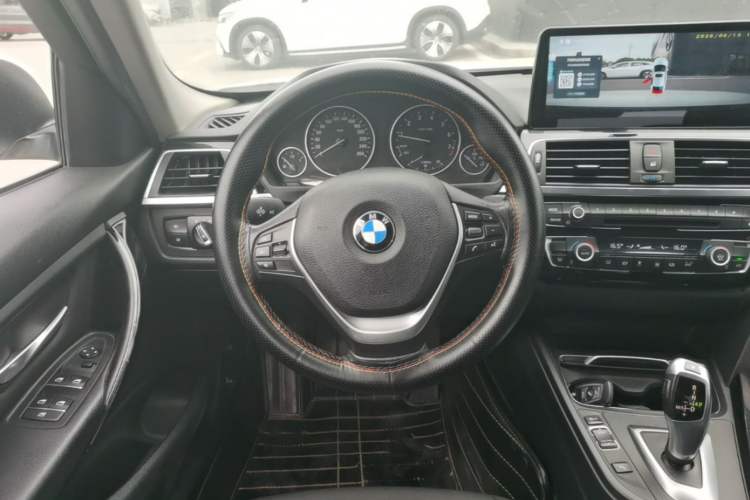 Used BMW 3 Series 2016 320Li Ambition Model Steering Wheel