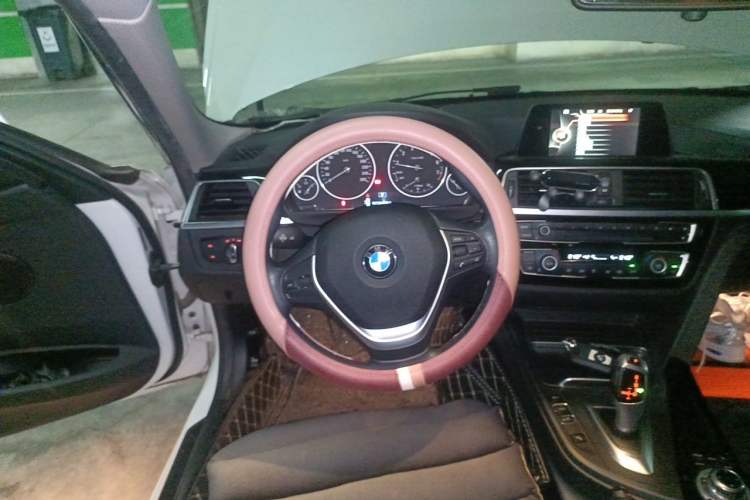 Used BMW 3 Series 2016 320Li Fashion Model Steering Wheel