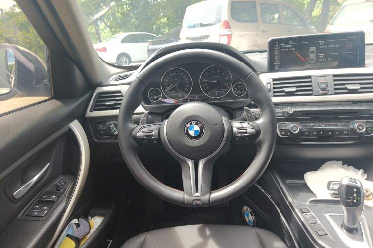 Used BMW 3 Series 2016 320Li Ambition Model Steering Wheel