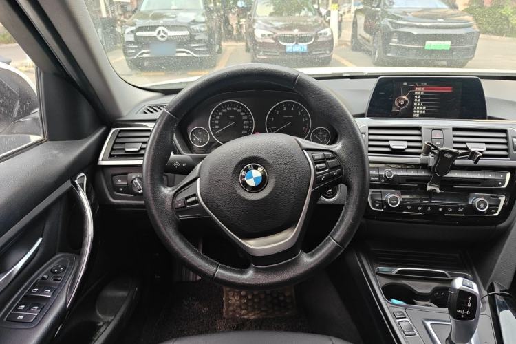 Used BMW 3 Series 2016 320Li Fashion Model Steering Wheel