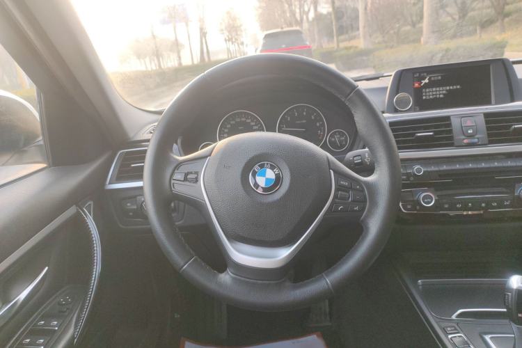 Used BMW 3 Series 2016 316Li Fashion Model Steering Wheel