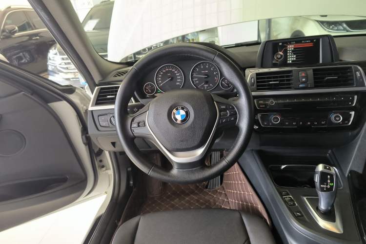 Used BMW 3 Series 2016 320Li Ambition Model Steering Wheel