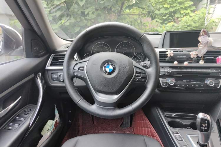 Used BMW 3 Series 2016 320Li Ambition Model Steering Wheel