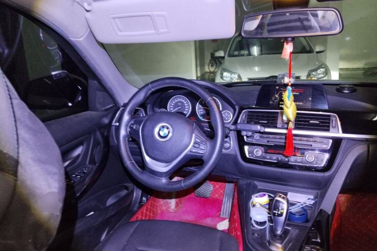 Used BMW 3 Series 2016 320i Fashion Model Steering Wheel