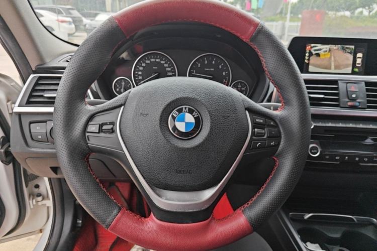 Used BMW 3 Series 2016 320i Fashion Model Steering Wheel