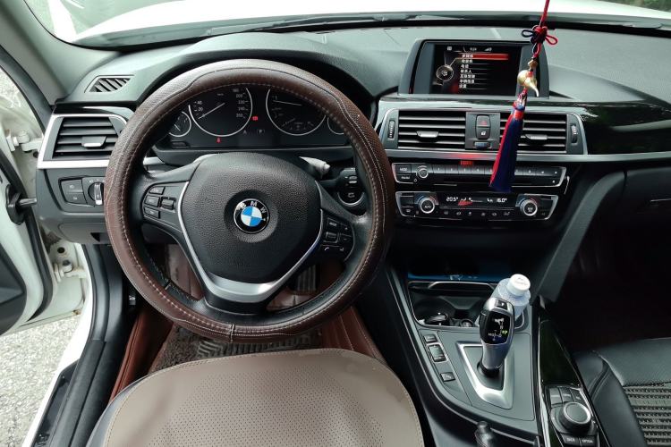 Used BMW 3 Series 2016 316Li Fashion Model Steering Wheel