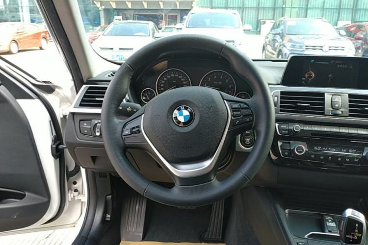 Used BMW 3 Series 2016 320Li Fashion Model Steering Wheel