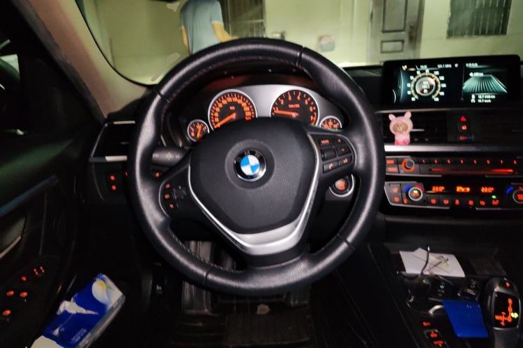 Used BMW 3 Series 2016 320Li Fashion Model Steering Wheel