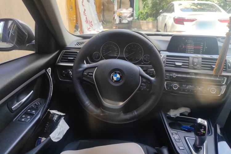 Used BMW 3 Series 2016 320Li Fashion Model Steering Wheel
