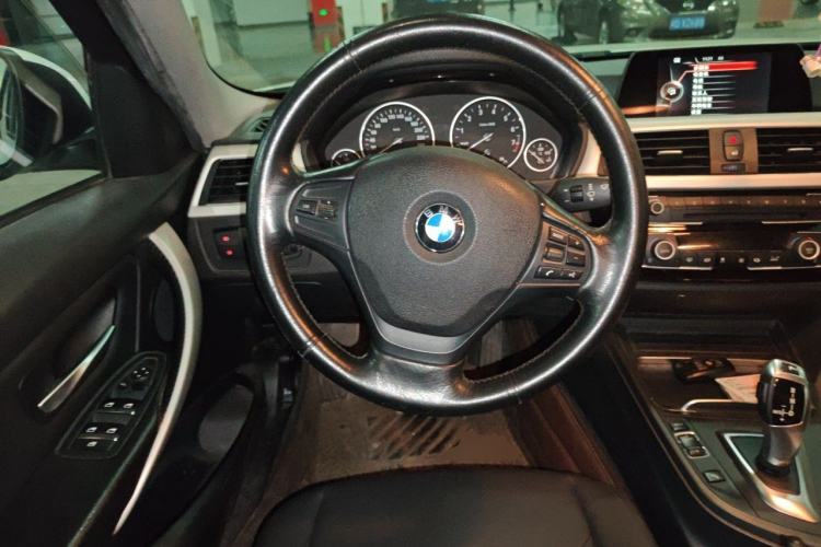 Used BMW 3 Series 2016 320i Fashion Model Steering Wheel