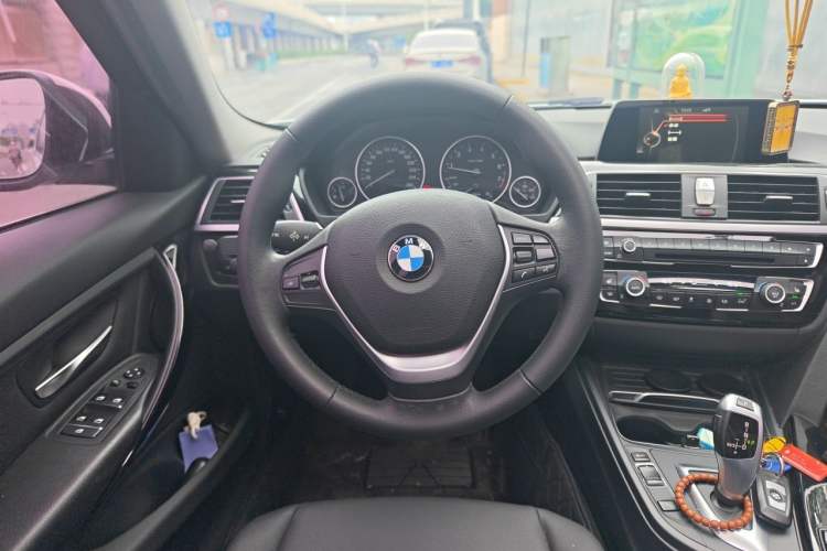 Used BMW 3 Series 2016 320Li Fashion Model Steering Wheel