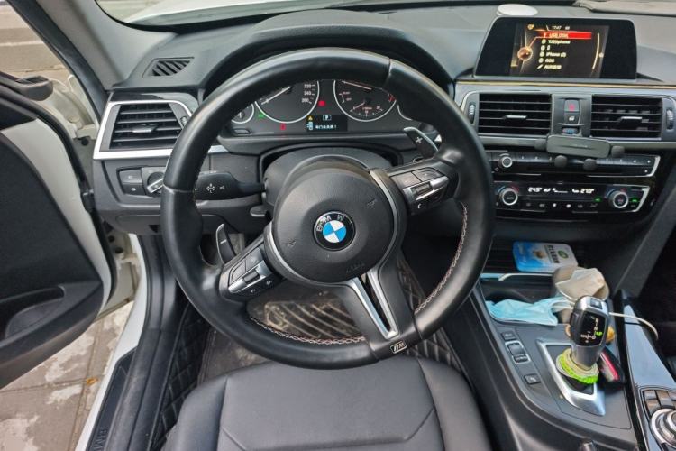 Used BMW 3 Series 2016 320i Fashion Model Steering Wheel