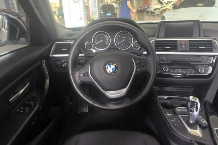 Used BMW 3 Series 2016 320Li Ambition Model Steering Wheel