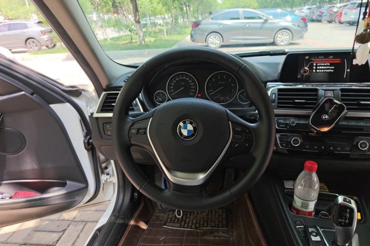 Used BMW 3 Series 2016 320i Fashion Model Steering Wheel