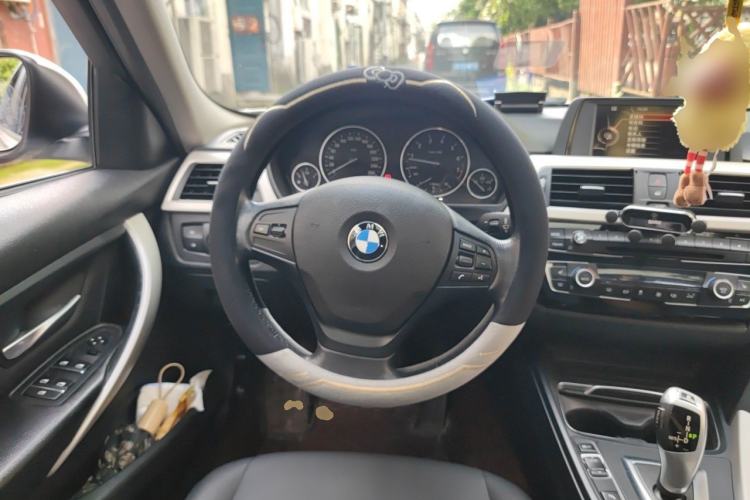 Used BMW 3 Series 2016 328Li Fashion Model Steering Wheel