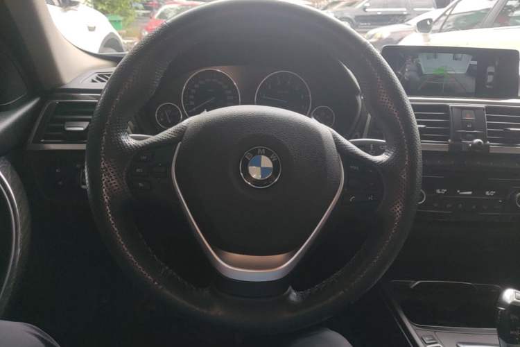 Used BMW 3 Series 2016 320Li Luxury Design Package Steering Wheel