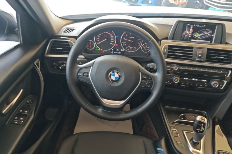 Used BMW 3 Series 2016 316Li Fashion Model Steering Wheel