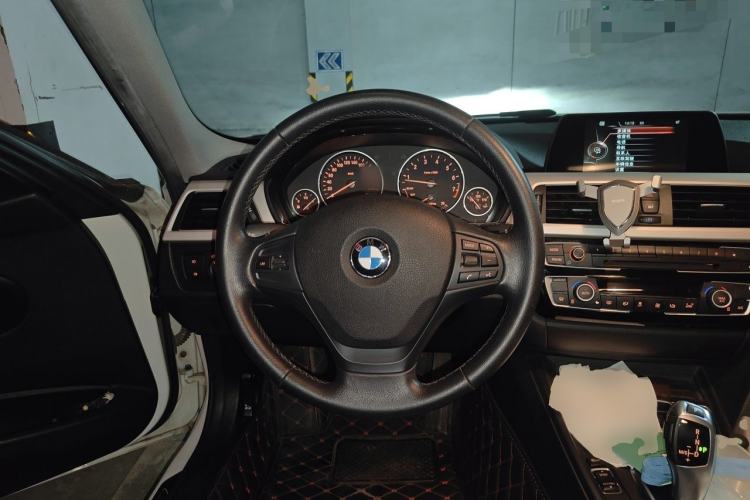 Used BMW 3 Series 2016 320i Fashion Model Steering Wheel