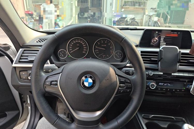 Used BMW 3 Series 2016 320i Fashion Model Steering Wheel