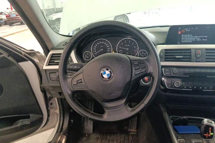 Used BMW 3 Series 2016 320Li Fashion Model Steering Wheel