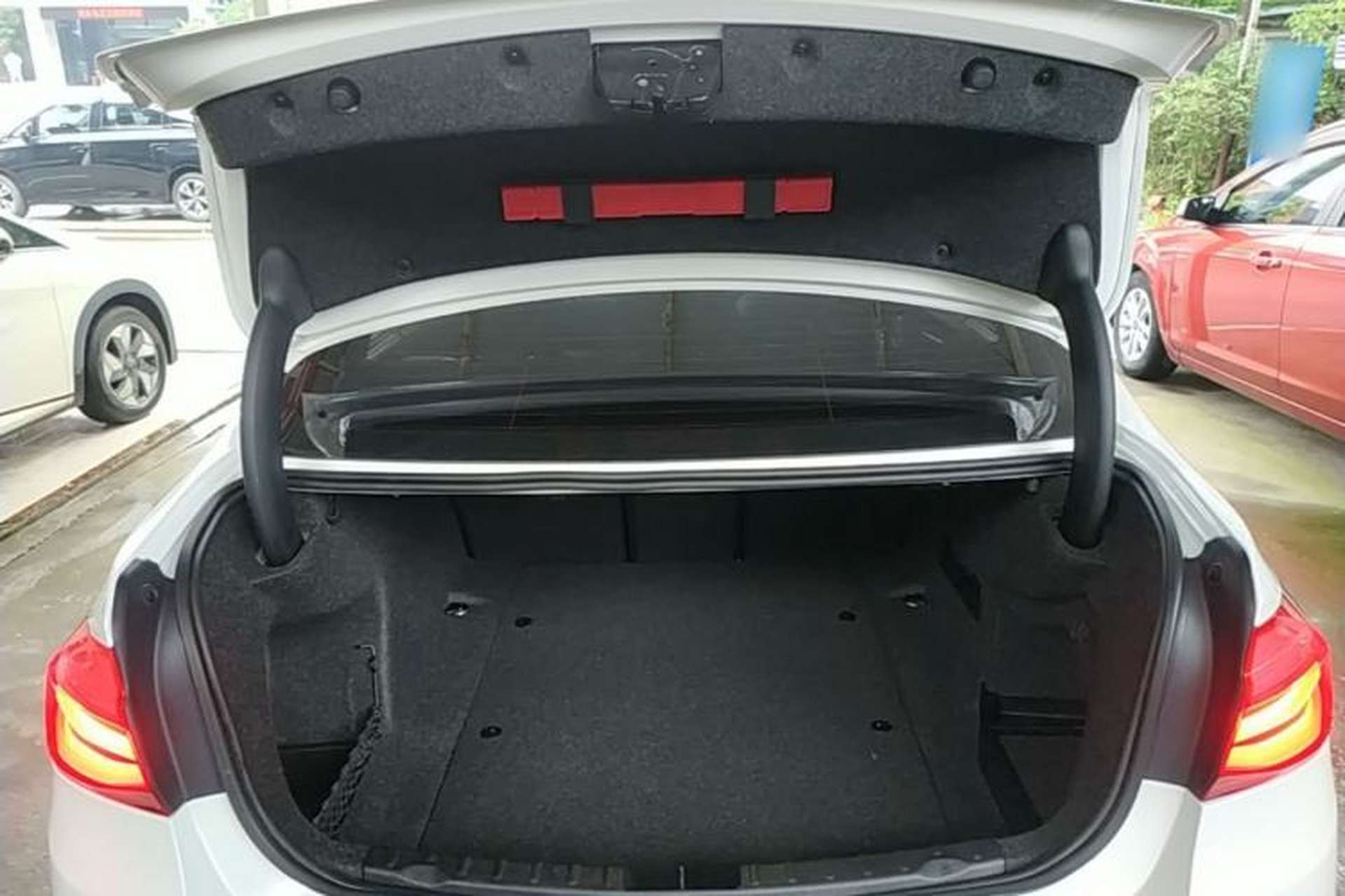 Used BMW 3 Series 2016 320Li Fashion Model Trunk