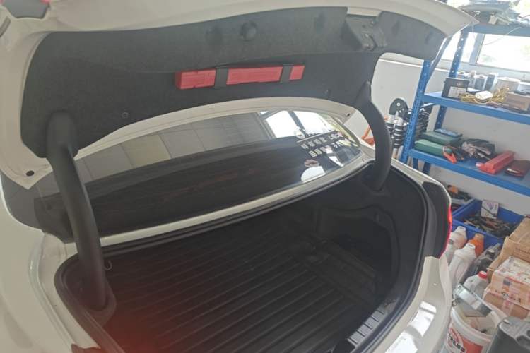 Used BMW 3 Series 2016 320Li Fashion Model Trunk