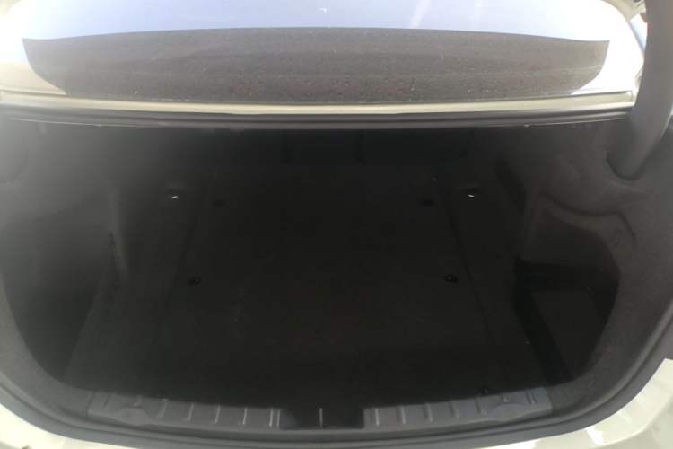 Used BMW 3 Series 2016 320Li Fashion Model Trunk