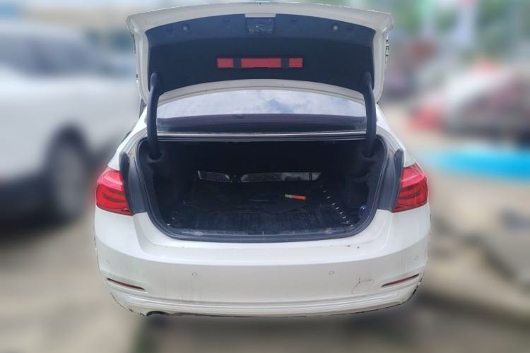 Used BMW 3 Series 2016 320i Fashion Model Trunk