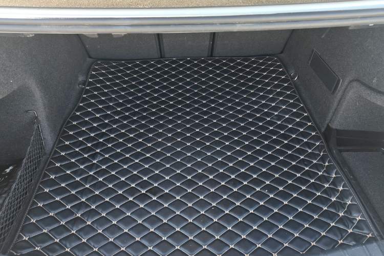 Used BMW 3 Series 2016 320Li Fashion Model Trunk