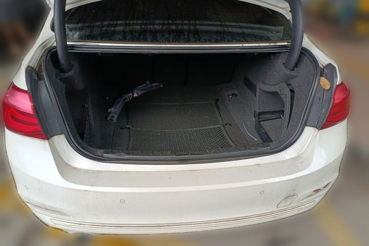 Used BMW 3 Series 2016 320i Fashion Model Trunk