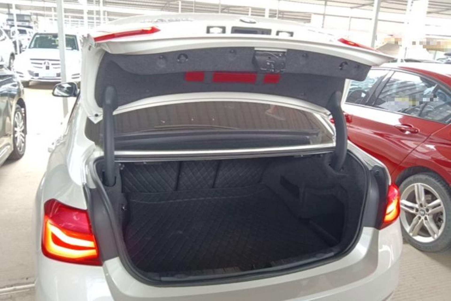 Used BMW 3 Series 2016 320i Fashion Model Trunk