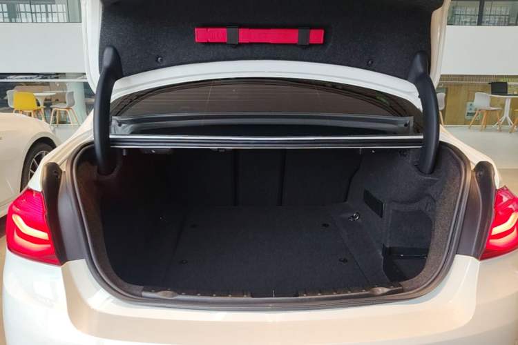 Used BMW 3 Series 2016 320Li Ambition Model Trunk