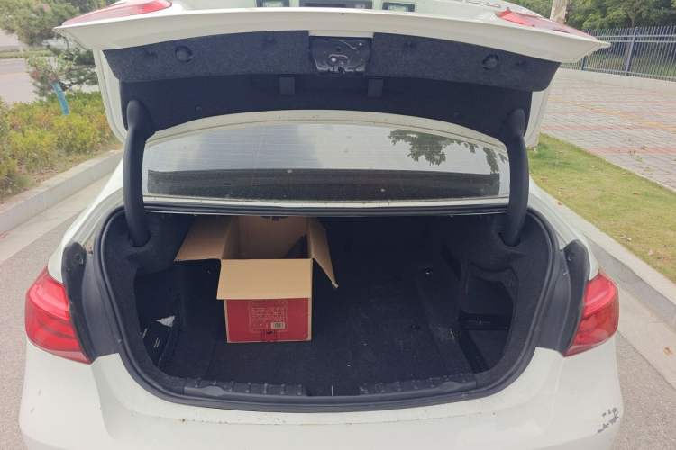 Used BMW 3 Series 2016 320i M Sport Trunk