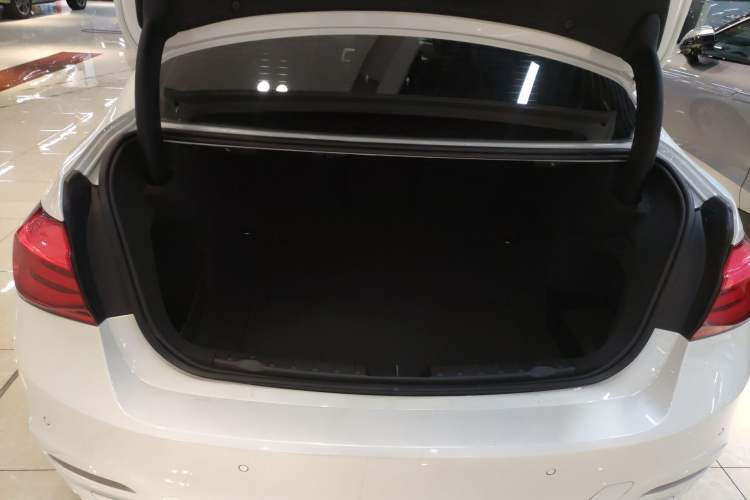 Used BMW 3 Series 2016 320i Fashion Model Trunk