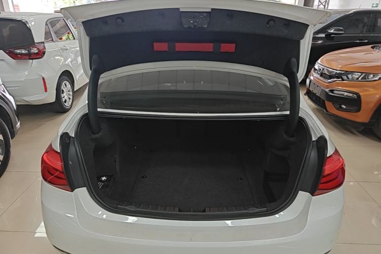Used BMW 3 Series 2016 316Li Fashion Model Trunk