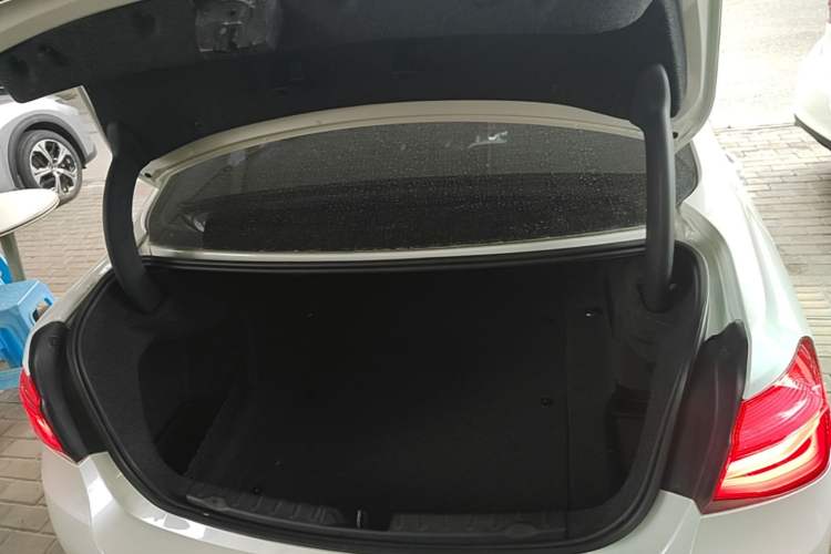Used BMW 3 Series 2016 320Li Ambition Model Trunk