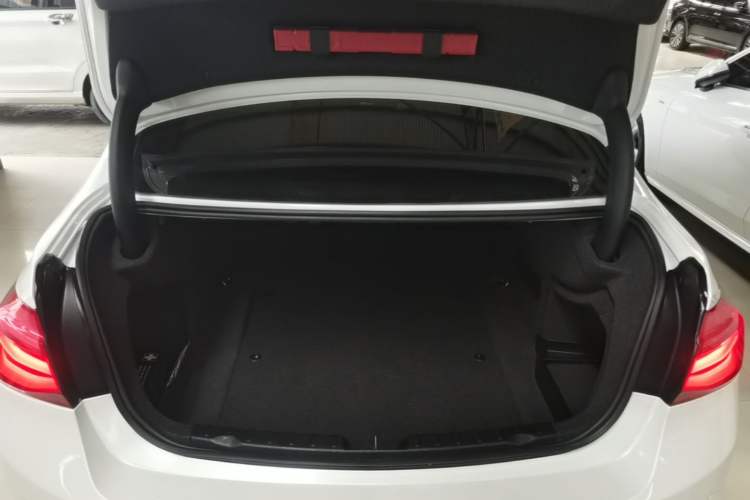 Used BMW 3 Series 2016 316i Fashion Model Trunk