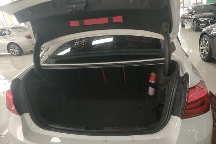Used BMW 3 Series 2016 316i Fashion Model Trunk