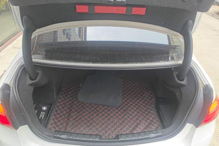 Used BMW 3 Series 2016 320Li Ambition Model Trunk