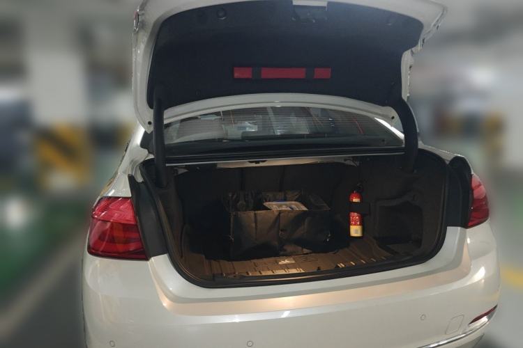 Used BMW 3 Series 2016 320Li Fashion Model Trunk