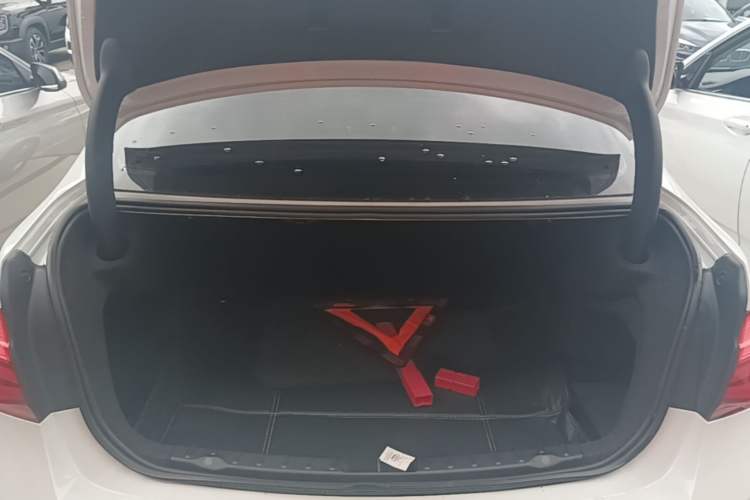 Used BMW 3 Series 2016 320i Fashion Model Trunk