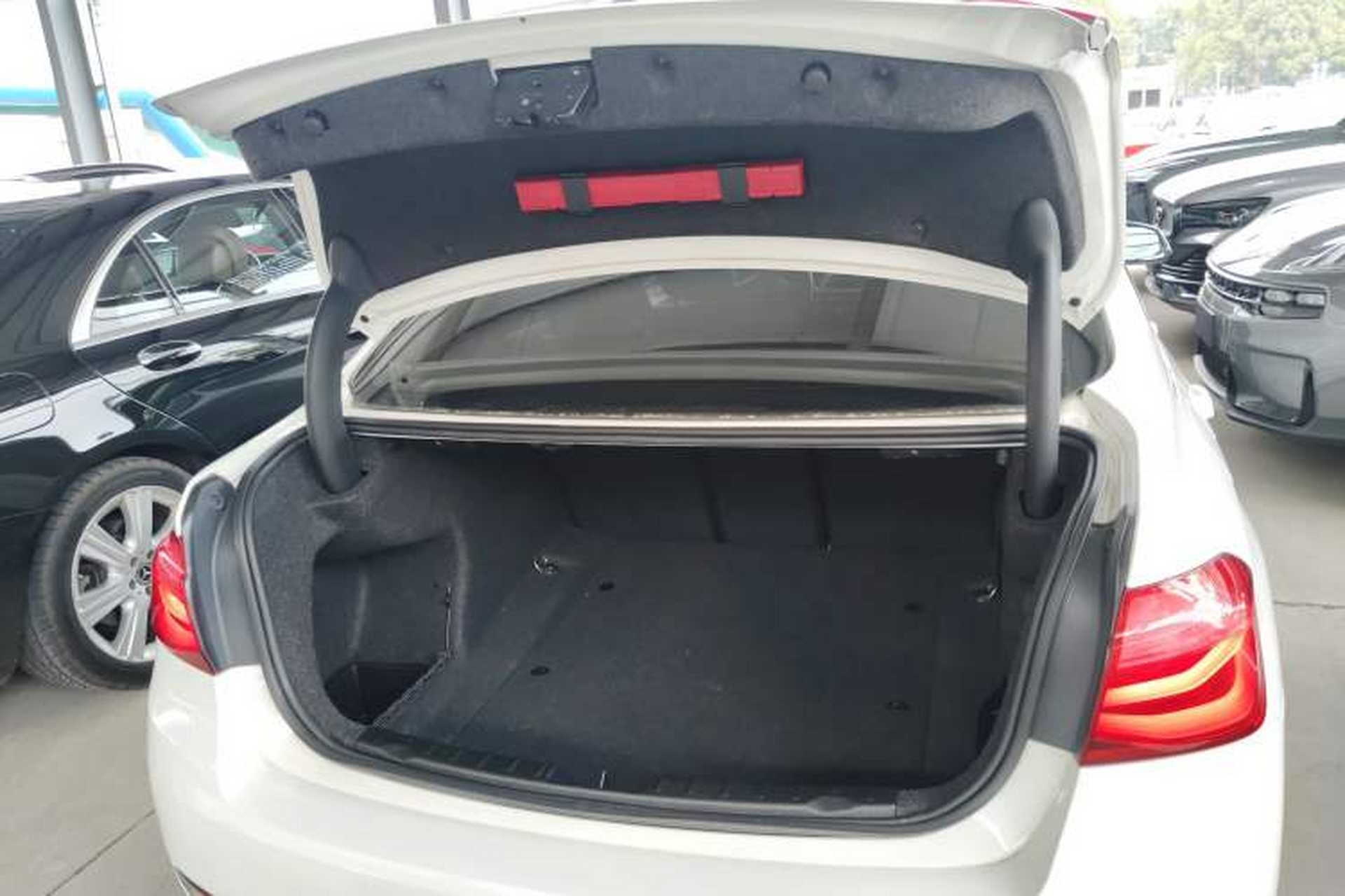 Used BMW 3 Series 2016 320Li Fashion Model Trunk