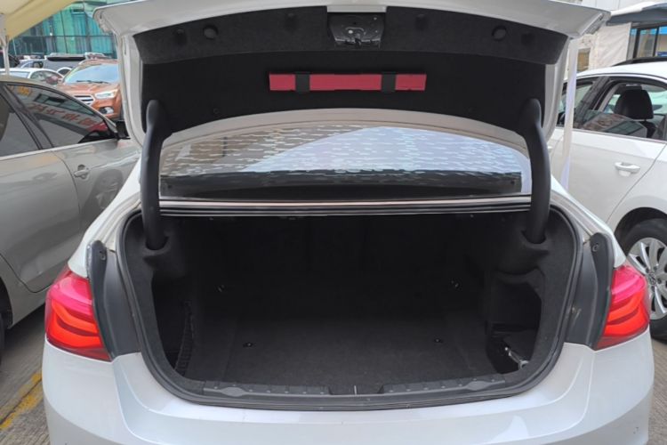 Used BMW 3 Series 2016 320i Fashion Model Trunk